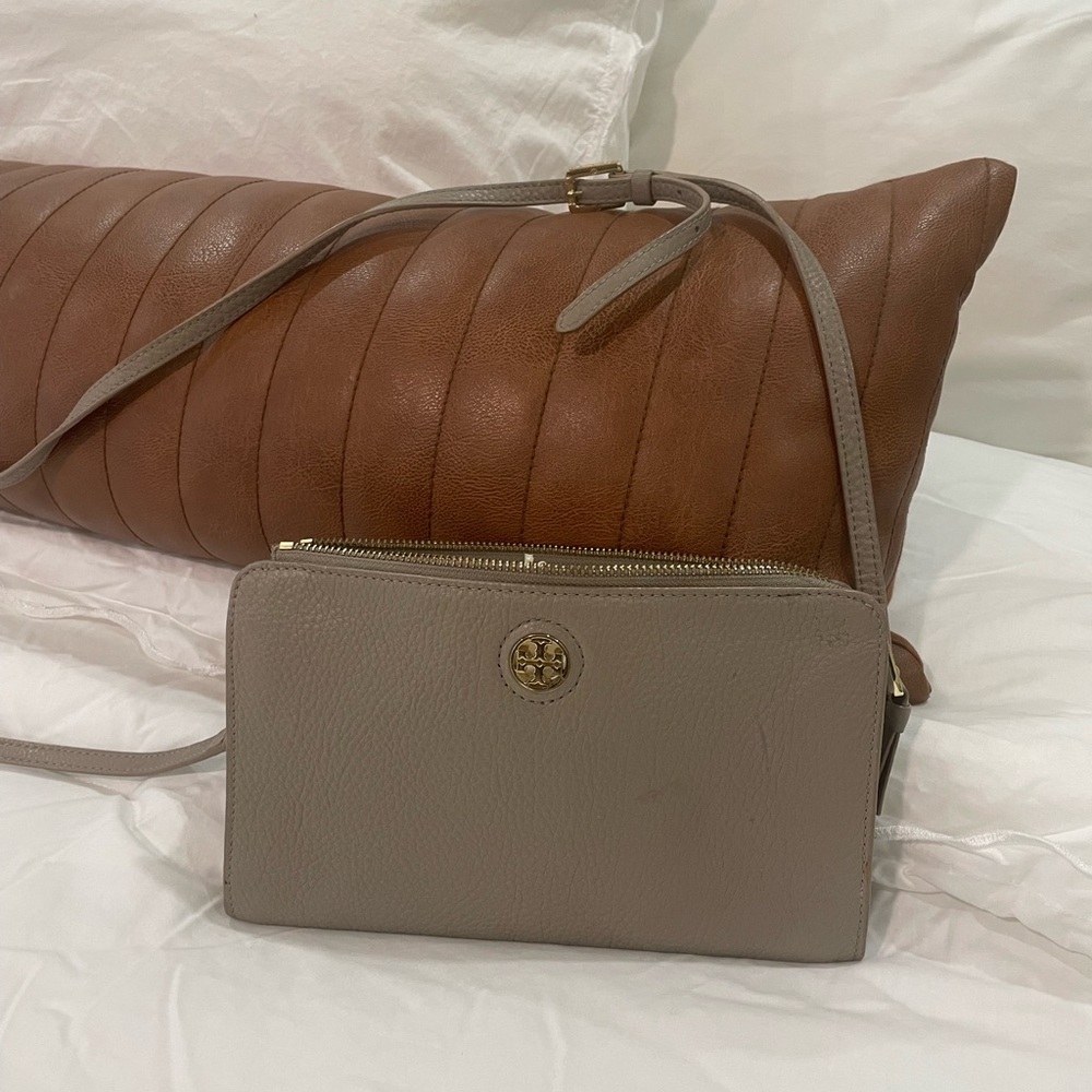 Tory Burch Gray Crossbody Bag with Luxurious Finish